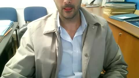 Snapshot of giuseppevai1 chatting on October 15, 5:57 pm giuseppevai1 online show from October 15, 5:57 pm