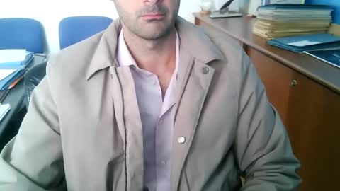 Snapshot of giuseppevai1 chatting on October 17, 11:02 am giuseppevai1 online show from October 17, 11:02 am