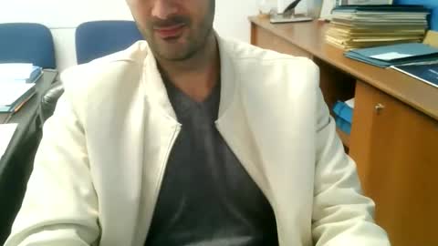 Snapshot of giuseppevai1 chatting on October 18, 9:21 am giuseppevai1 online show from October 18, 9:21 am