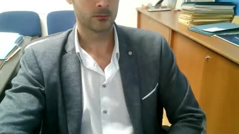 Snapshot of giuseppevai1 chatting on October 20, 5:57 pm giuseppevai1 online show from October 20, 5:57 pm