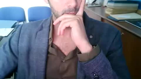 Snapshot of giuseppevai1 chatting on October 23, 9:08 am giuseppevai1 online show from October 23, 9:08 am