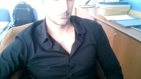 Snapshot of giuseppevai1 chatting on October 28, 10:19 am giuseppevai1 online show from October 28, 10:19 am