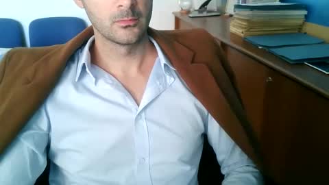 Snapshot of giuseppevai1 chatting on November 6, 10:38 am giuseppevai1 online show from November 6, 10:38 am