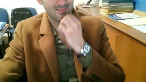 Snapshot of giuseppevai1 chatting on November 14, 7:01 pm giuseppevai1 online show from November 14, 7:01 pm