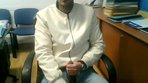 Snapshot of giuseppevai1 chatting on November 22, 11:31 am giuseppevai1 online show from November 22, 11:31 am