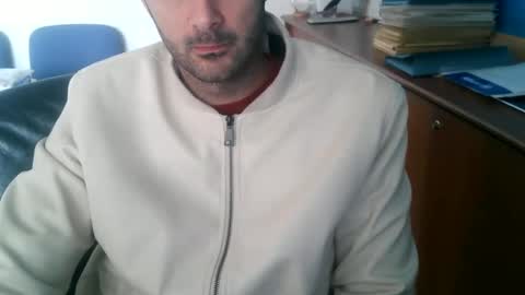 Snapshot of giuseppevai1 chatting on December 4, 10:02 am giuseppevai1 online show from December 4, 10:02 am