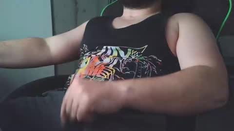 Snapshot of givemeitniceandslow chatting on December 3, 9:00 am JuicyThickkkDaddy online show from December 3, 9:00 am