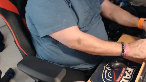 Snapshot of gizmo706 chatting on December 5, 4:36 pm gizmo706 online show from December 5, 4:36 pm