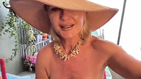 Gl1tter Barbie online show from January 24, 12:52 pm