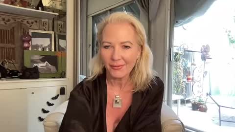 Gl1tter Barbie online show from October 12, 8:02 am