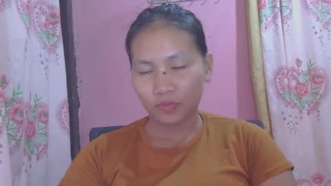 Snapshot of glamgoddess23 chatting on October 20, 1:33 pm glamgoddess23 online show from October 20, 1:33 pm