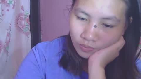 Snapshot of glamgoddess23 chatting on October 22, 12:44 am glamgoddess23 online show from October 22, 12:44 am