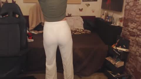 Snapshot of glamourhottie chatting on March 9, 8:29 am Glamourhottie online show from March 9, 8:29 am