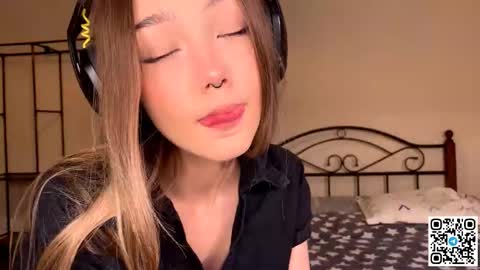 Catalina online show from November 23, 11:21 am