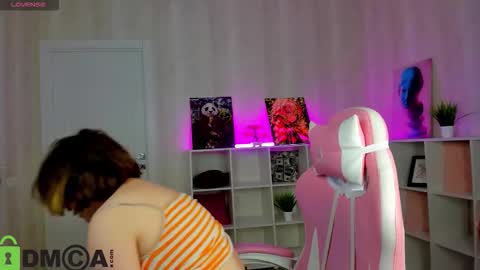 glimmer_goddesss online show from November 21, 9:19 am