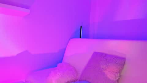 Mimi online show from February 19, 10:09 pm