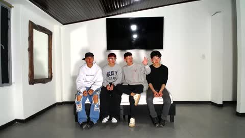 THOMAS AND DAMIAND online show from September 21, 6:09 pm