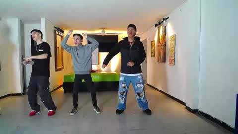 THOMAS AND DAMIAND online show from November 22, 6:18 pm