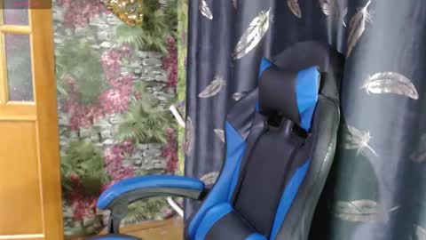 Snapshot of goddess57 chatting on February 26, 12:58 pm Goddess online show from February 26, 12:58 pm