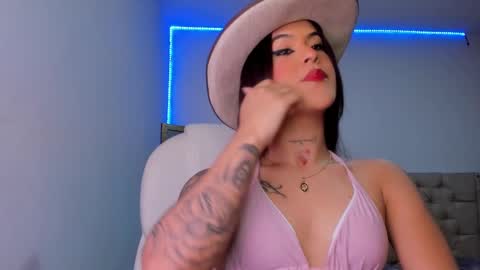 Ariluz online show from December 16, 1:10 am