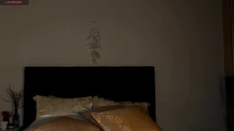 Snapshot of goddess_squirt_ chatting on March 5, 12:49 am Katrin online show from March 5, 12:49 am