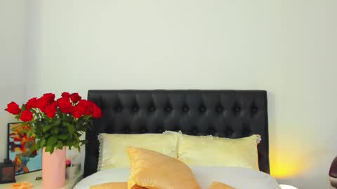 Snapshot of goddess_squirt_ chatting on October 18, 2:58 am Katrin online show from October 18, 2:58 am