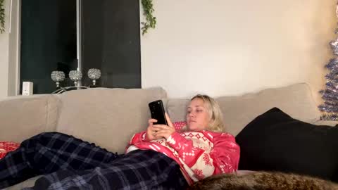 GoddessMayvn online show from December 26, 1:21 pm