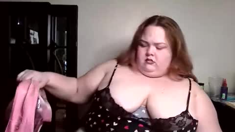 godessisabella online show from February 12, 4:00 pm