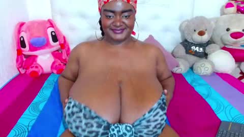 Snapshot of godessqqq chatting on February 21, 7:10 pm Godess Tracy online show from February 21, 7:10 pm