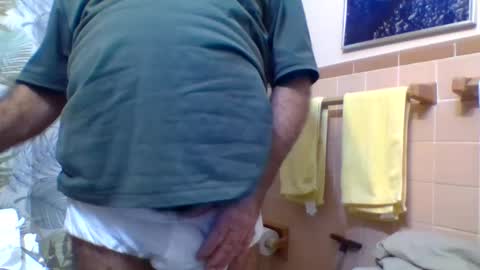 Snapshot of gojo885 chatting on December 21, 4:52 am gojo885 online show from December 21, 4:52 am