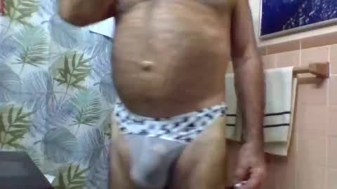 Snapshot of gojo885 chatting on November 9, 3:38 am gojo885 online show from November 9, 3:38 am