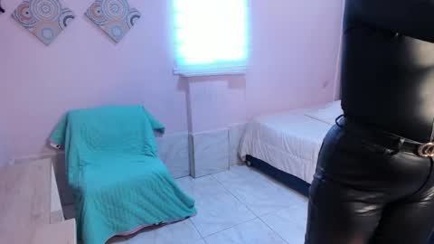 Mary online show from November 11, 5:02 pm