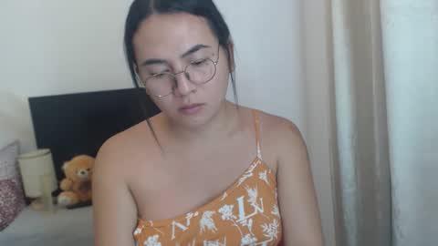 bella online show from November 24, 4:18 pm