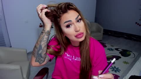 Nicole.. online show from February 5, 5:41 am