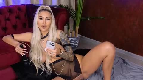 GoldenAmberX online show from February 11, 8:48 am