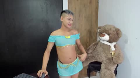 Snapshot of goldenangels1 chatting on October 12, 5:56 pm goldenangels1 online show from October 12, 5:56 pm