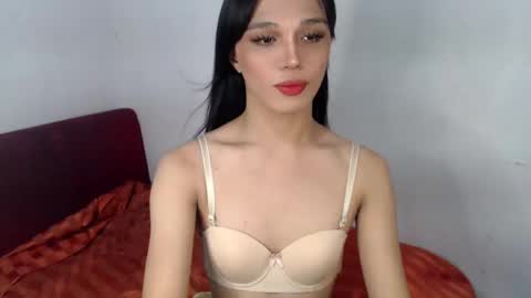 Lily is Gold online show from February 16, 3:04 am