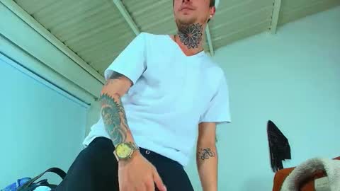 Snapshot of goldy_loyal99 chatting on September 9, 2:22 am Goldy Loyal93 online show from September 9, 2:22 am