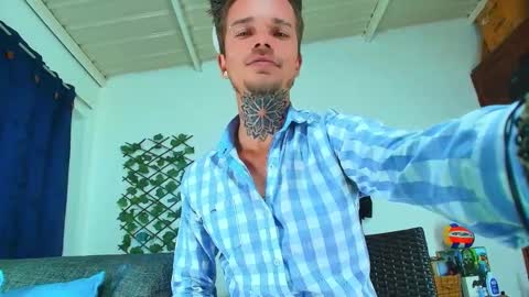 Snapshot of goldy_loyal99 chatting on September 13, 4:23 am Goldy Loyal93 online show from September 13, 4:23 am