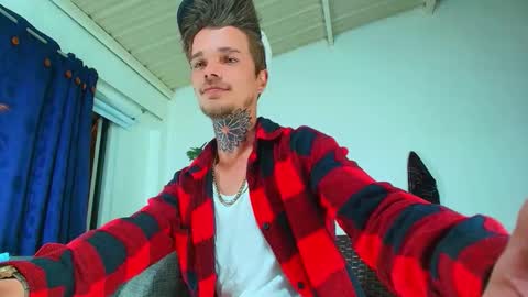 Snapshot of goldy_loyal99 chatting on September 18, 2:57 am Goldy Loyal93 online show from September 18, 2:57 am