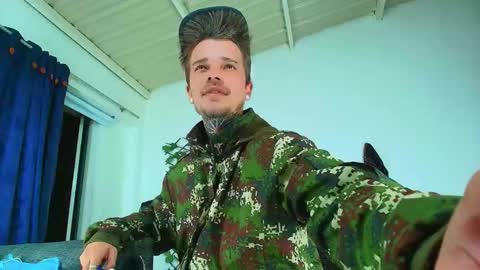 Snapshot of goldy_loyal99 chatting on September 21, 8:27 am Goldy Loyal93 online show from September 21, 8:27 am