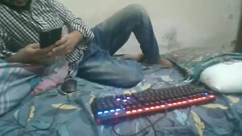 Arab Pronstar online show from December 5, 8:55 am