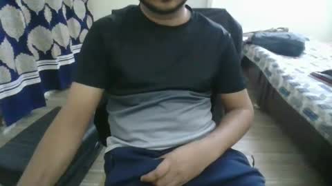 Arab Pronstar online show from December 17, 11:05 pm