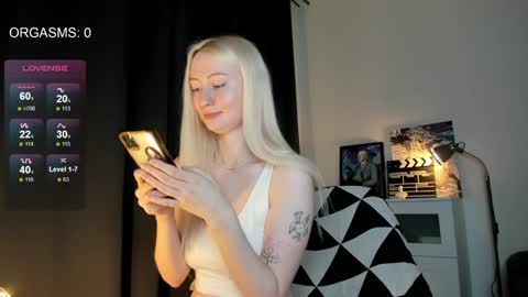 SOPHIE online show from December 14, 8:18 pm