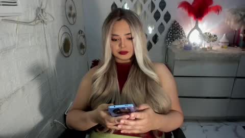 Snapshot of gorgeousamandarose chatting on January 16, 9:27 am Amanda rose online show from January 16, 9:27 am