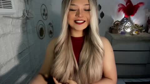 Snapshot of gorgeousamandarose chatting on January 27, 12:33 am Amanda rose online show from January 27, 12:33 am