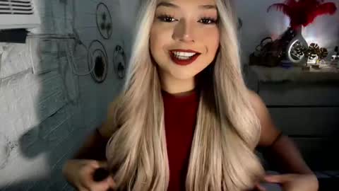 Snapshot of gorgeousamandarose chatting on March 7, 4:11 pm Amanda rose online show from March 7, 4:11 pm