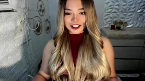 Snapshot of gorgeousamandarose chatting on October 16, 8:32 pm Amanda rose online show from October 16, 8:32 pm