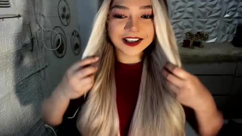 Snapshot of gorgeousamandarose chatting on November 1, 1:51 am Amanda rose online show from November 1, 1:51 am