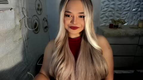 Snapshot of gorgeousamandarose chatting on November 15, 7:21 pm Amanda rose online show from November 15, 7:21 pm